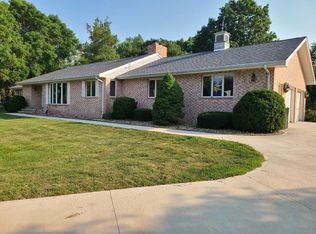 1604 Colonial Dr, Manson, IA 50563