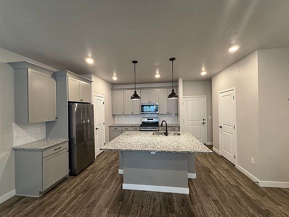 3rd image of 4323 W Dixon Way