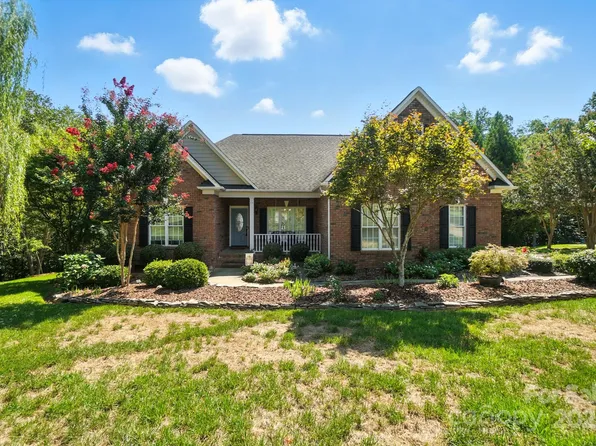 7655 Maple Bluff Ln, Concord, NC 28025