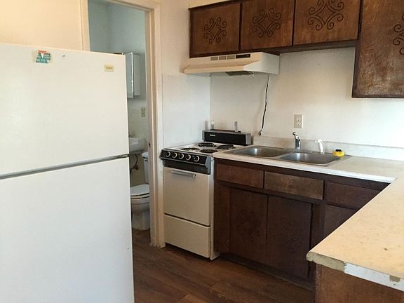 3rd image of 407 6th St N