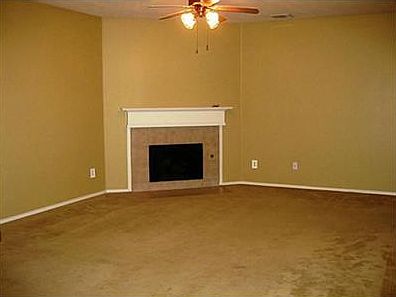 3rd image of 2033 Clinton Dr