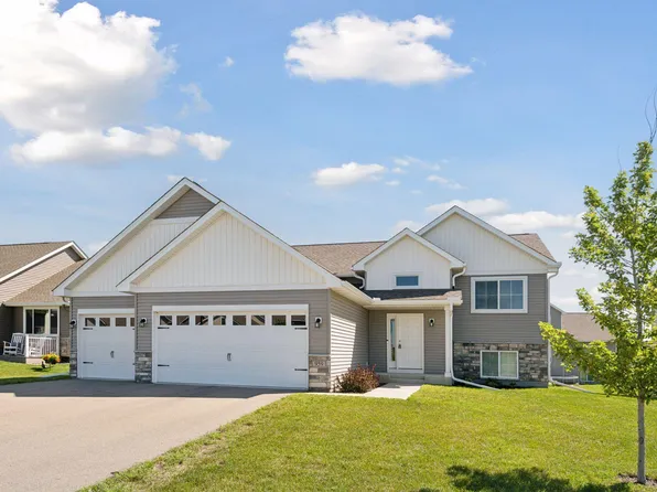 959 Prestwick Dr, Belle Plaine, MN 56011