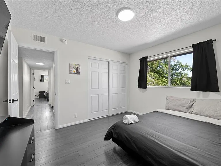 2571 Vegas Valley Dr — Photo 21