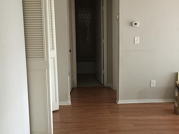 3rd image of 36 Shrewsbury Green Dr Unit B
