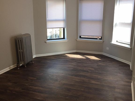 3rd image of 4404 N Magnolia Ave APT 411