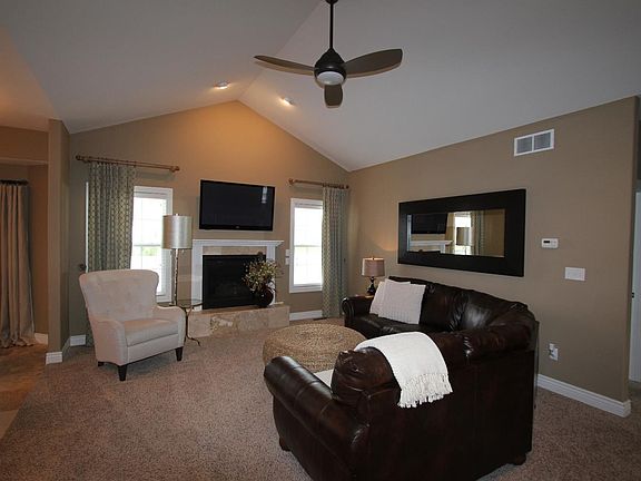 4th image of 4405 Newton Cir