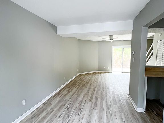 2nd image of 1464 Tenbury Dr