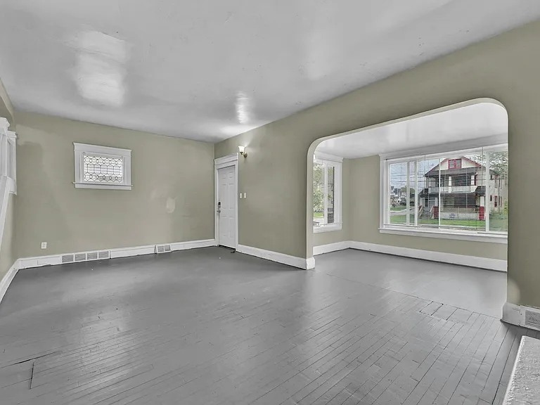 13317 Caine Ave — Photo 5