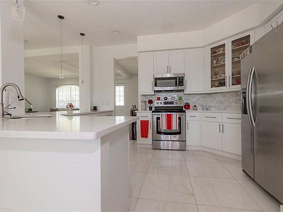 5th image of 6609 Lake Pembroke Pl