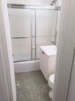 Rented by Carlyle Property Management | media 17