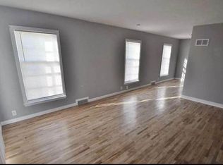 933 S 40th St, Lincoln, NE 68510