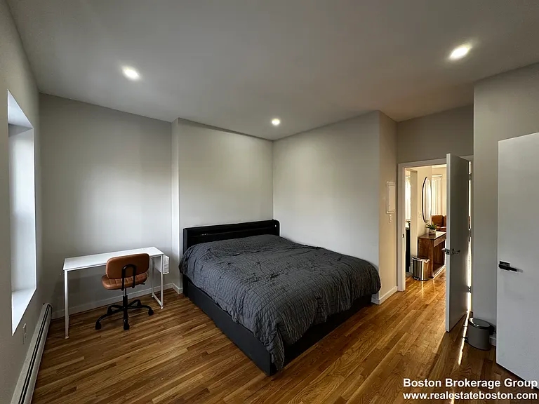 670 State St #4 — Photo 10