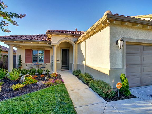 2nd image of 3558 Rosecrest Cir
