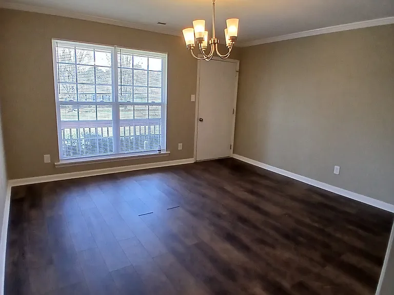 1175 Blythe Ferry Rd NE — Photo 2