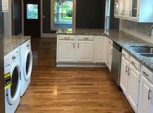 21 Maple Ave, Le Roy, NY 14482