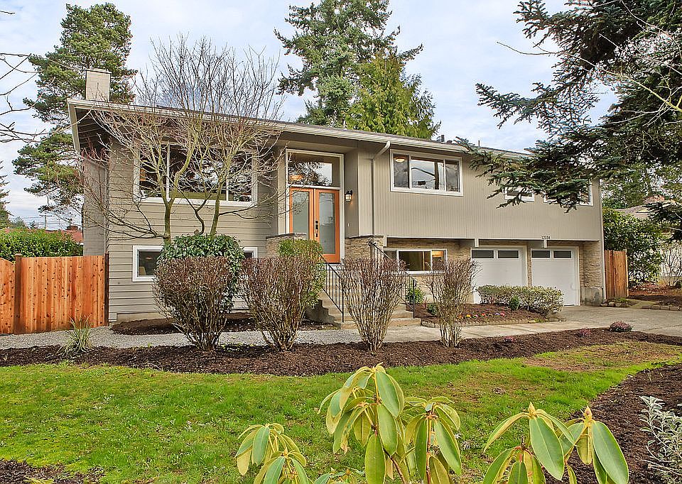 1st image of 12134 SE 44th Pl