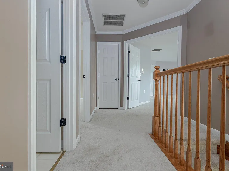 105 Ticonderoga Dr — Photo 15