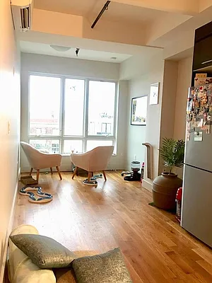 Rented by Manhattan Management LLC | media 20