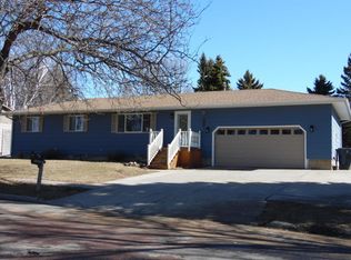 500 13th St NE, Watertown, SD 57201