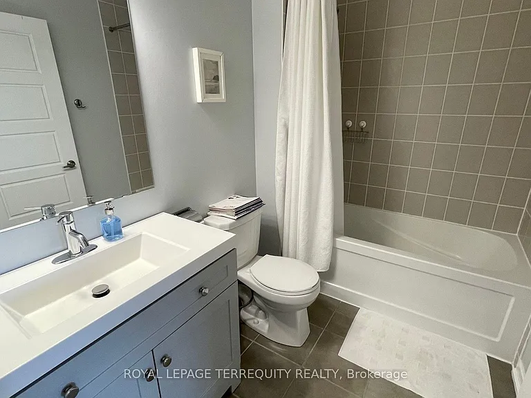 165 Hampshire Way #152 — Photo 10