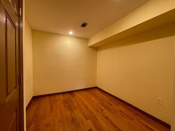 4th image of 87 Harmon St #1
