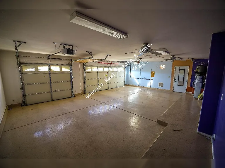 770 W Grantham St — Photo 30