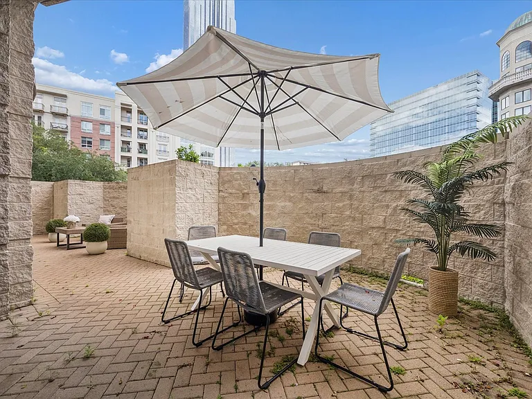 5005 Hidalgo St #210 — Photo 22