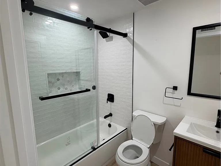 17242 Chicago Ave — Photo 8