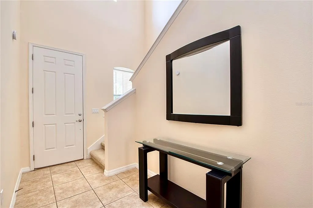 3 bed, 2.5 bath, 2011 sqft, $2,900 — Photo 4