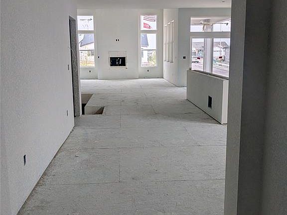 3rd image of 6461 Deco Dr