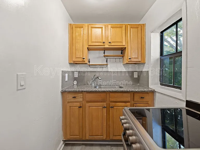 7772 NW 9th Ave — Photo 2