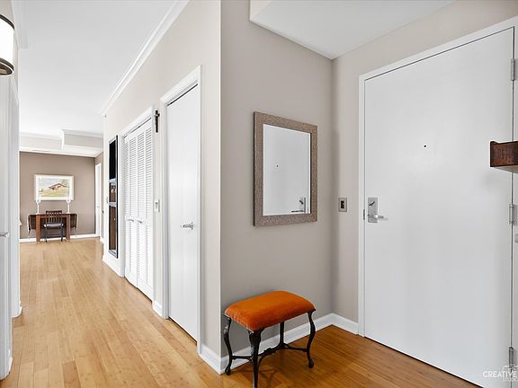 5th image of 50 S Grove Ave Unit 407