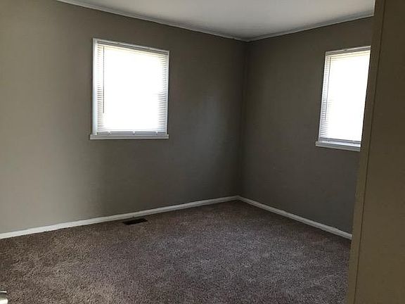 4th image of 2325 N Moreland Ave