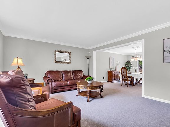 3rd image of 2042 Meadowbrook Way Dr