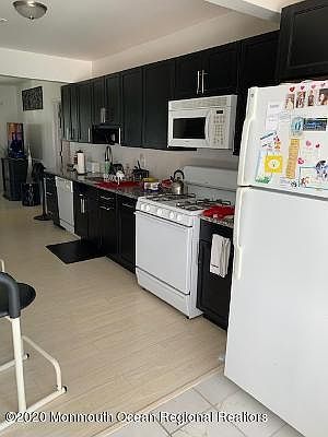 5th image of 34 Ferry Ln