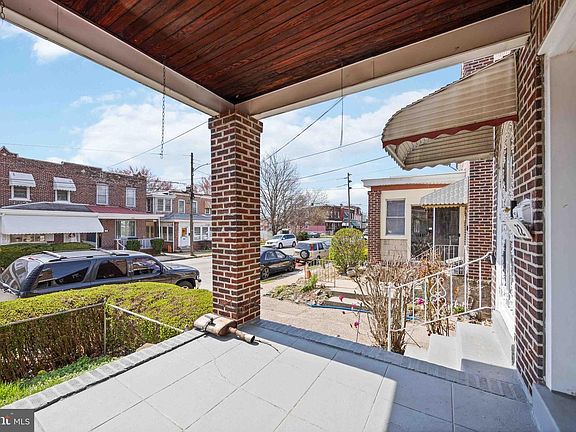 4th image of 2622 W 7th St