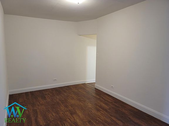 3rd image of 415 E 154th St