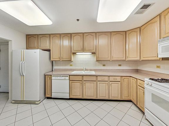 2nd image of 6401 Lincoln Ave Unit 309