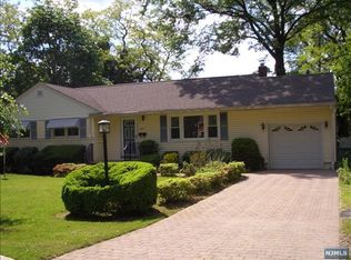 425 Cedar Ave, Paramus, NJ 07652