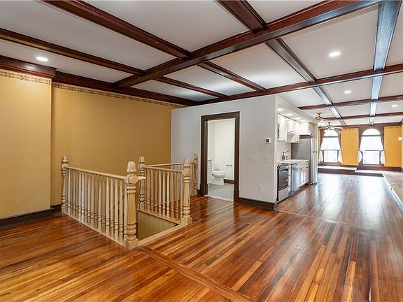 3rd image of 176 Main St #301
