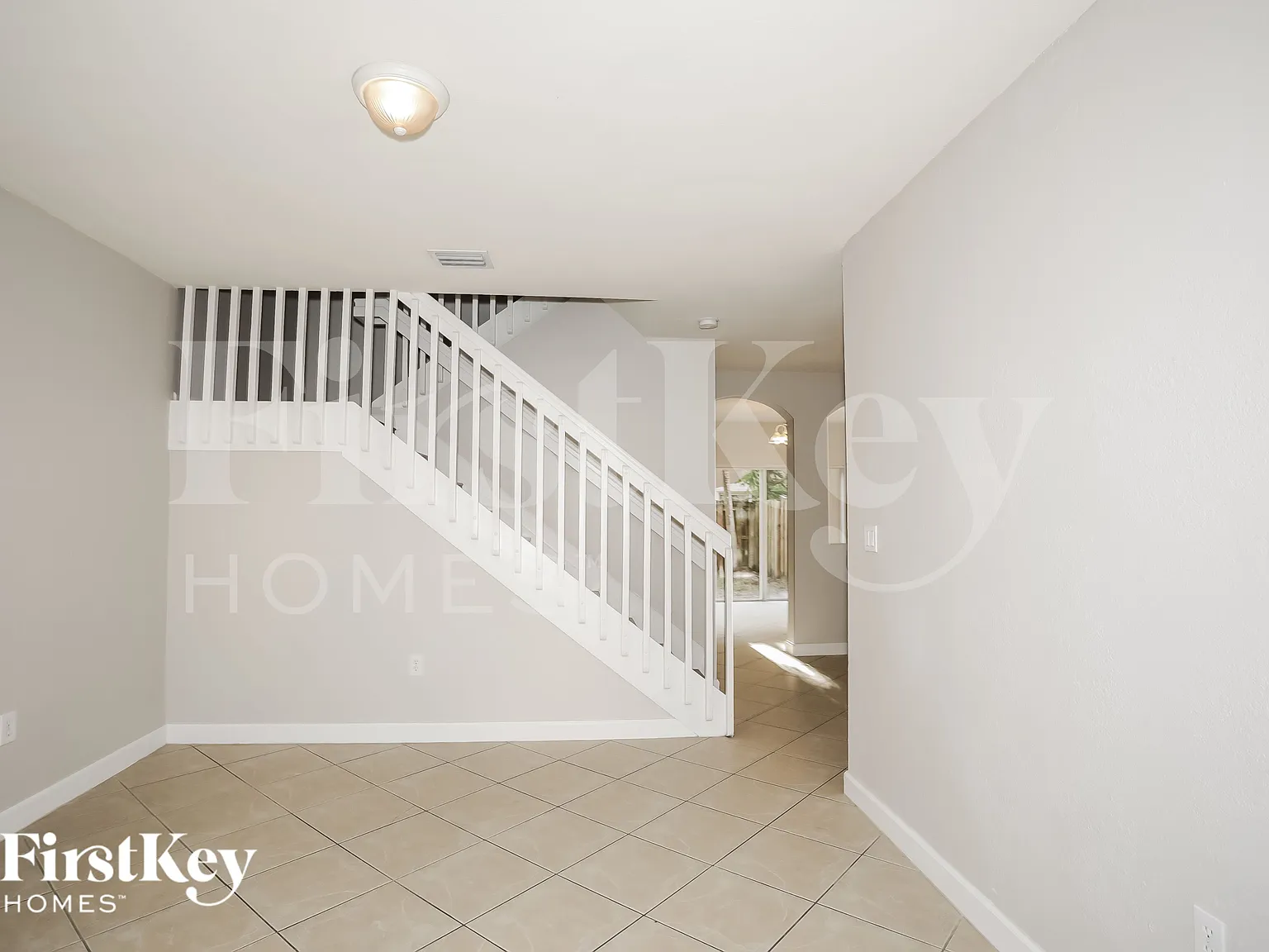 3 bed, 2.0 bath, 1560 sqft, $2,410 — Photo 4