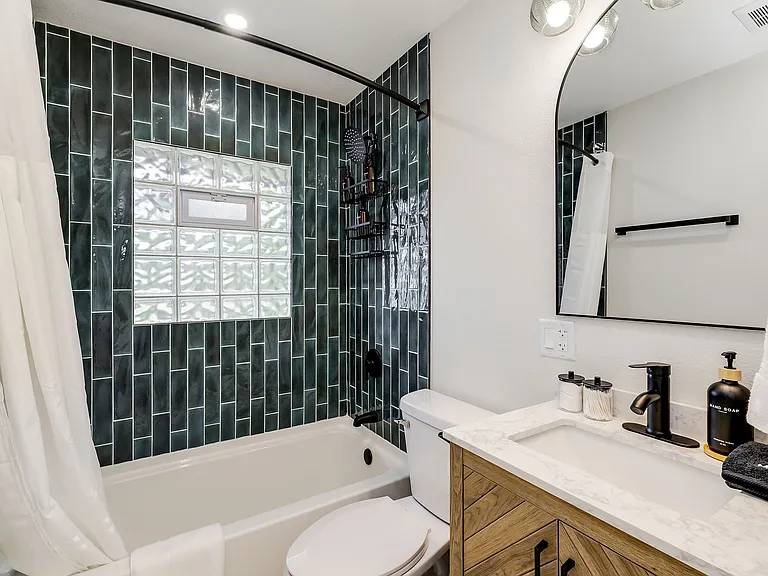 519 W Montclaire Ave — Photo 12