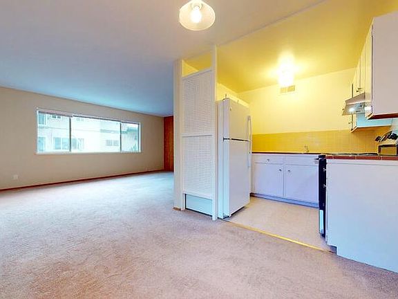 3rd image of 446 Warren Dr #4