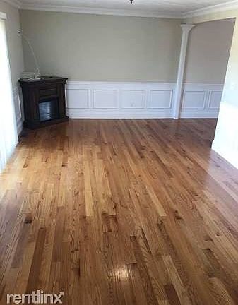 3rd image of 597 Sea St