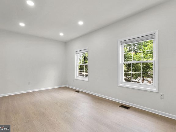 5th image of 68 Orchard Dr