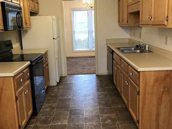 4th image of 1551 Barrywood Cir W