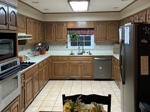 3rd image of 254 River Bluff Dr W