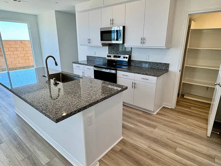 1311 Yeager Ave — Photo 4