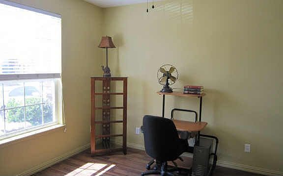 4th image of 5137 Bayview Dr