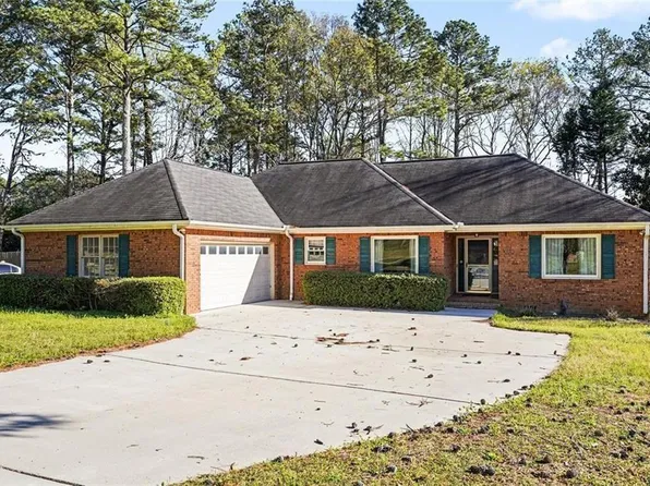 7972 Woods Ln, Jonesboro, GA 30236